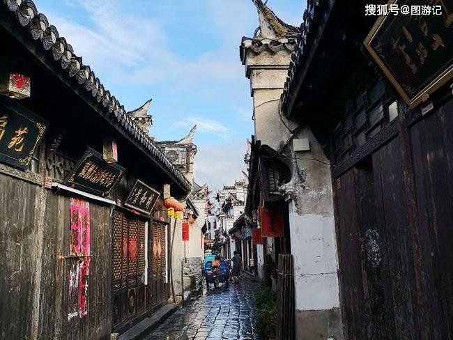 逃离无人的学校